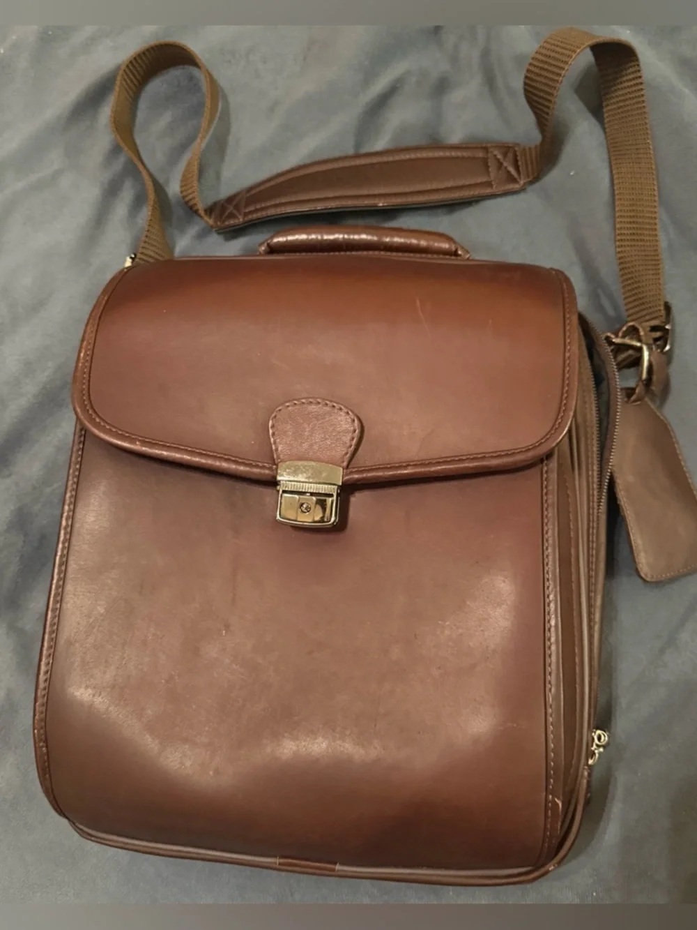 Avenues Classic Brown Leather Messenger Bag NWOT